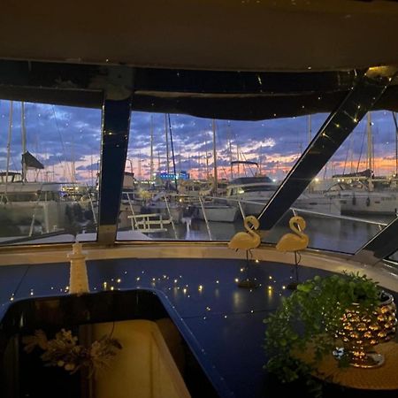 Panaby - House Boat Hotel ปาแลร์โม ภายนอก รูปภาพ